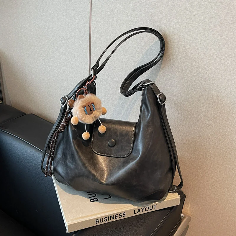 Versatile Women’s Shoulder Bag - Image 2